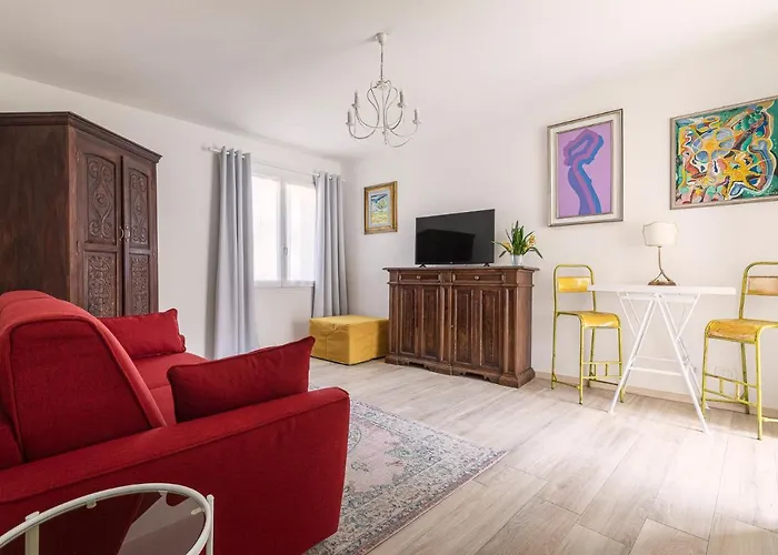 Apartment Cadepulan - *